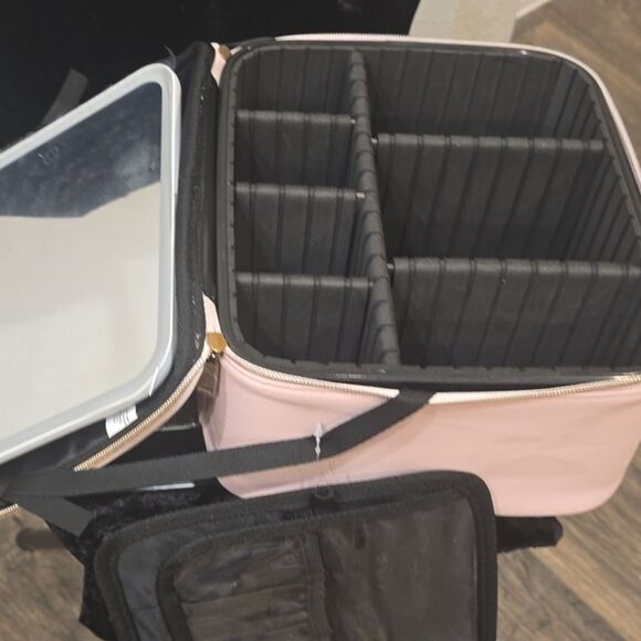 Prive Cosmetic Organizer w/LED Mirror- Pink - Picture 8 of 13